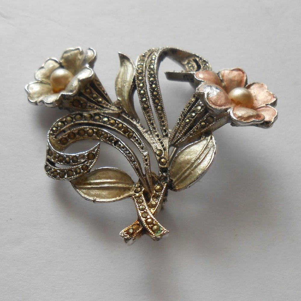 Silver Marcasite and Pearl Flower Design Brooch Signed Hollywood. Vintage